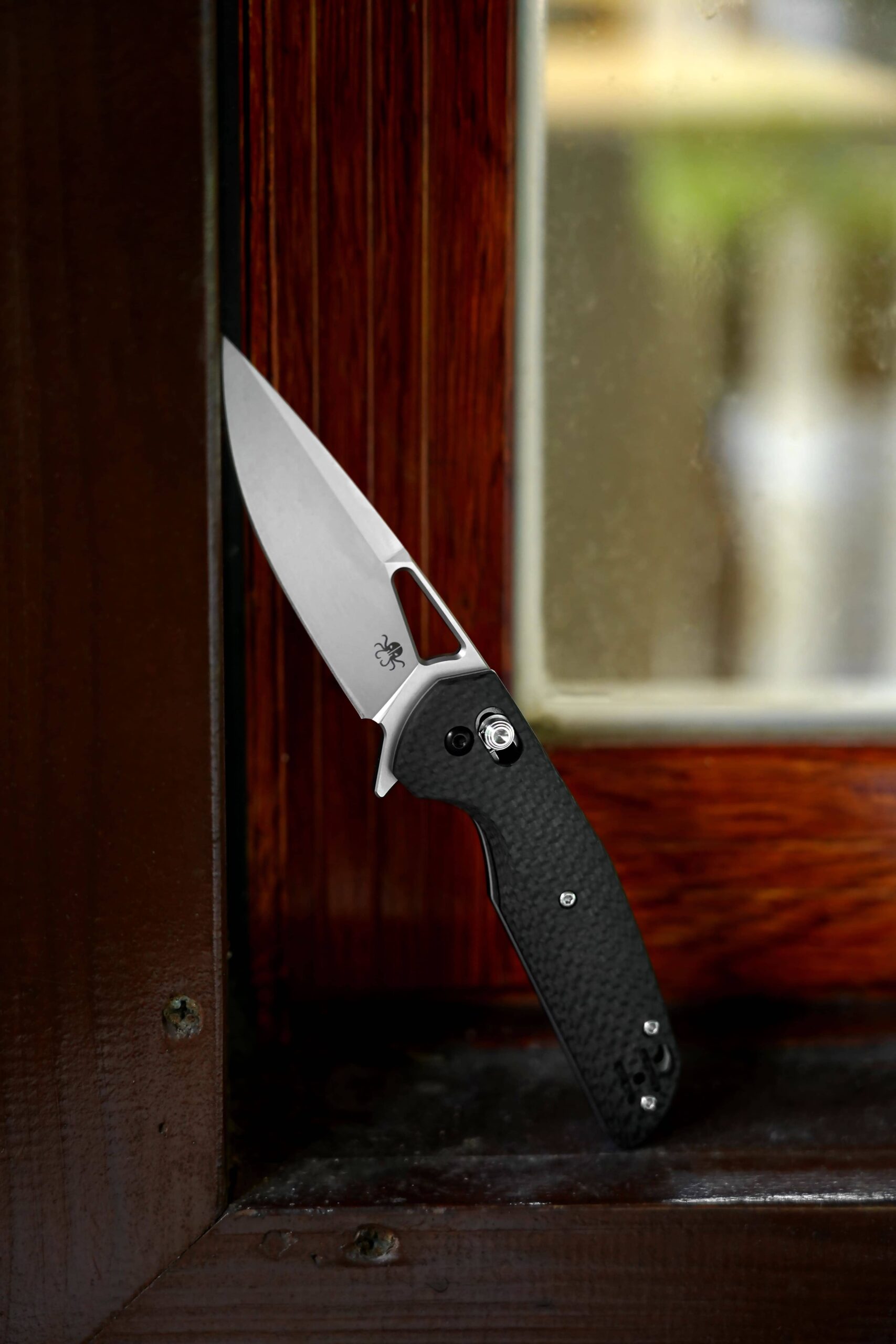 B03 BRAG KRAKEN CARBON FIBER HANDLE D2 STEEL KNIVES