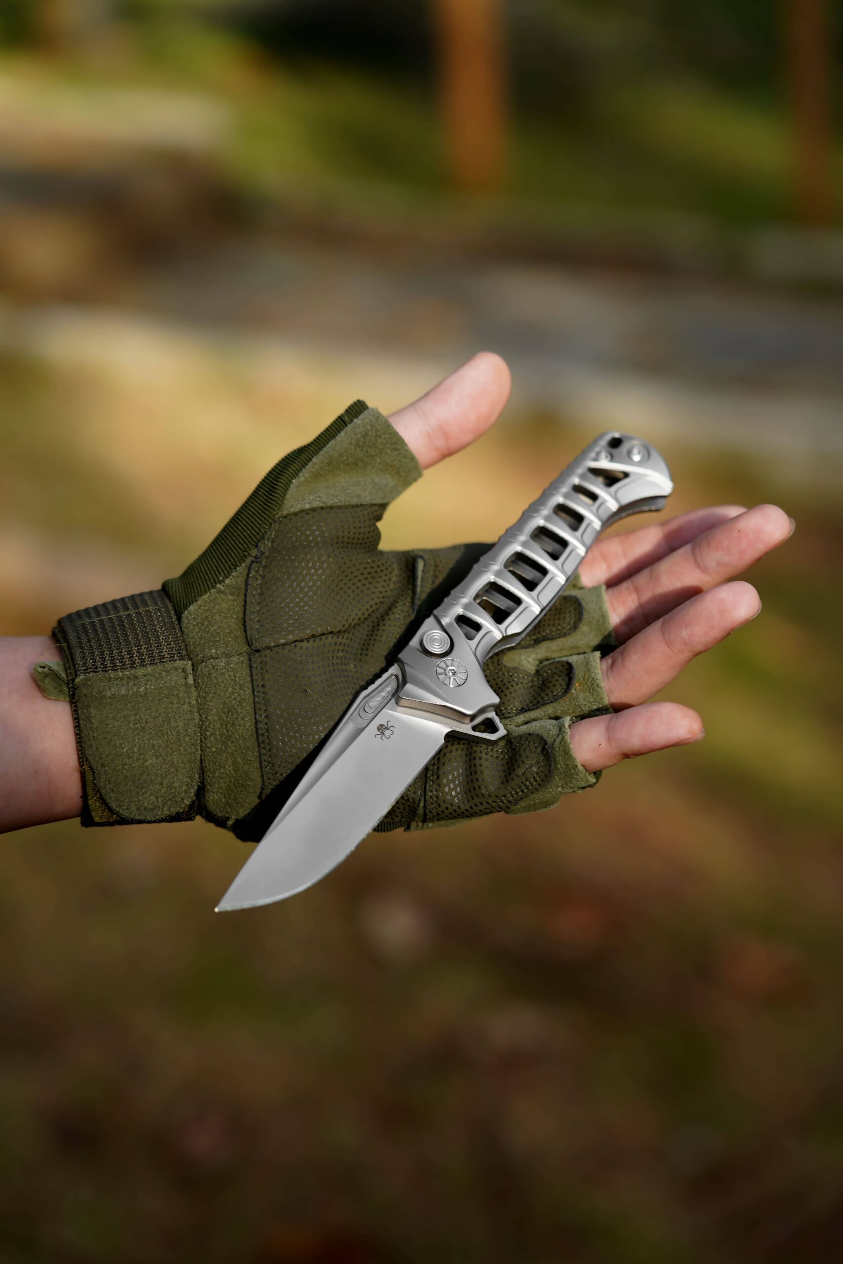 B09 SKALDR TITANIUM HANDLE AND M390 BLADE KNIVES