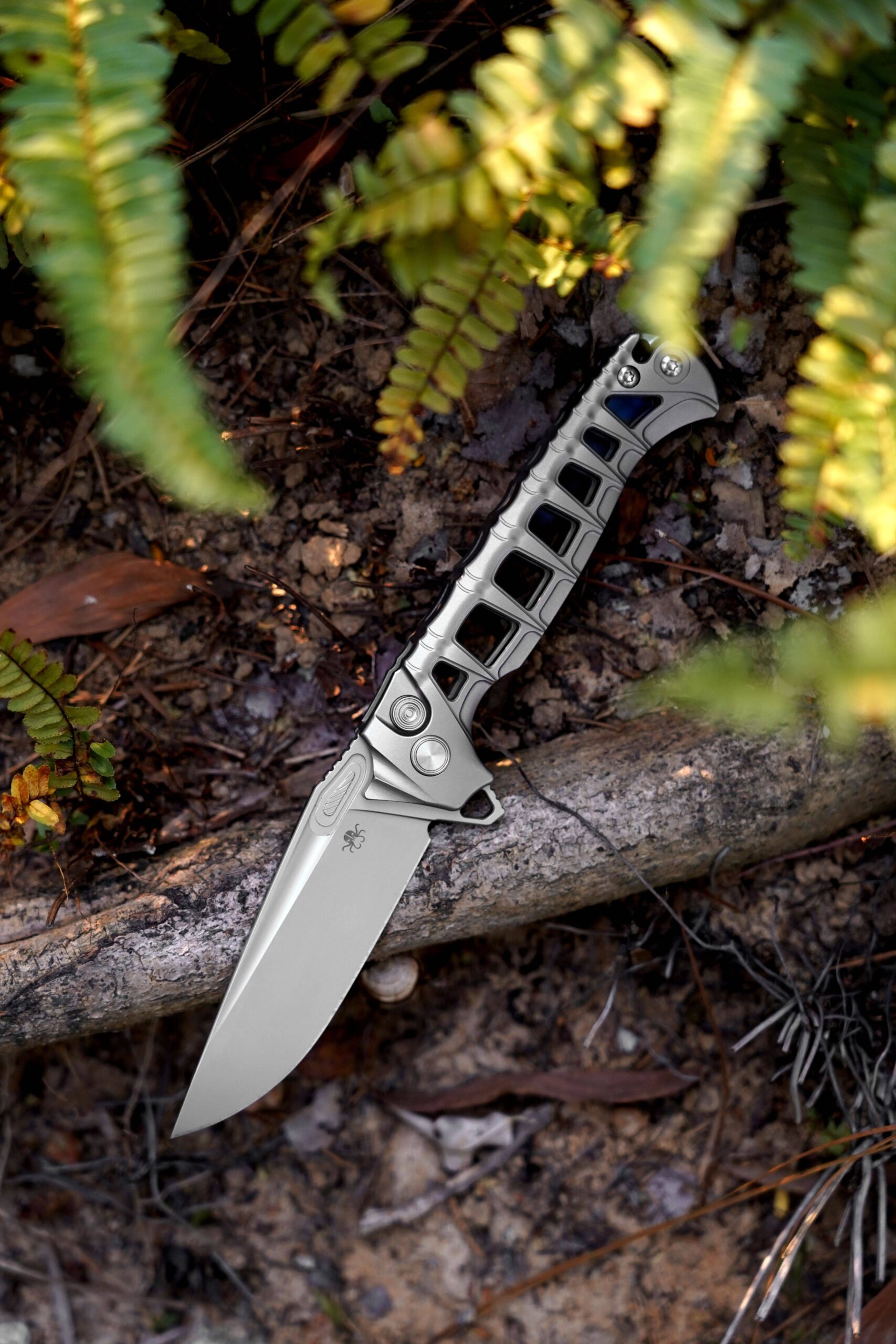 B09 SKALDR TITANIUM HANDLE AND M390 BLADE KNIVES